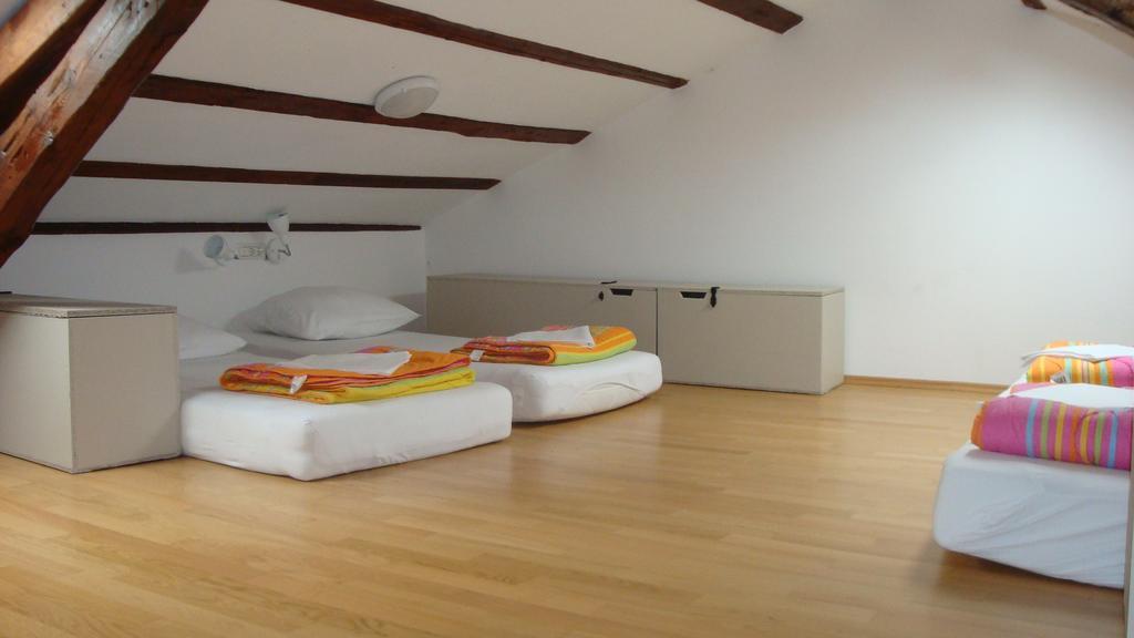 Hostel Alieti إيزولا الغرفة الصورة