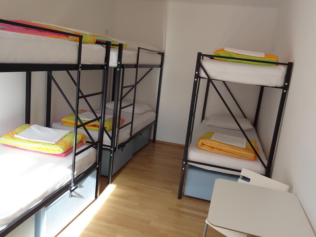 Hostel Alieti إيزولا الغرفة الصورة